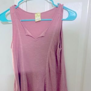 pink tank top